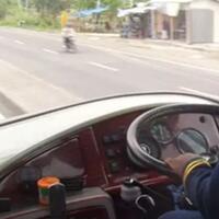 kenapa-bus-zaman-now-posisi-mengemudinya-rendah