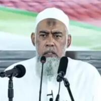 viral-video-pendakwah-sebut-sungkem-ke-orang-tua-hukumnya-haram
