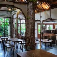 kafe-berkonsep-unfinished-building-memang-lagi-ngetren-tapi-ga-gini-juga-kali