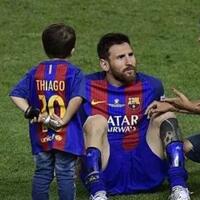 garang-di-lapangan-ternyata-para-pesepakbola-ini-family-man-banget