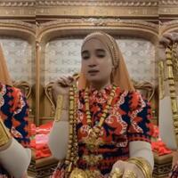 aksi-wanita-pamer-emas-di-tiktok-quotjang-bilang-aku-riya--ya-bunda-hobiku-perhiasanquot