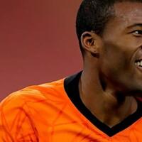 mampu-kasih-gaji-dua-kali-lipat-psg-akan-bajak-wijnaldum-dari-barcelona