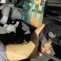 bukan-lagi-mimpi-kini-tesla-model-s-plaid-dapat-memainkan-game-ps5