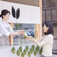 beli-minum-pas-berangkat-kantor-balikin-botol-pas-pulangnya-bisa-gan