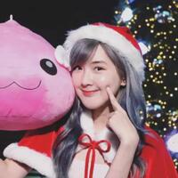 10-potret-bizcuit-beer-model-cantik-sekaligus-gamer-kasual-bikin-pria-jatuh-hati