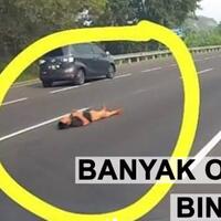 viral-tidur-di-tol-jagorawi-kog-sampai-segitunya-sih-banyak-orang-bingung-kali-ya