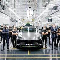 sukses-besar-lamborghini-rayakan-produksi-urus-yang-ke-15000