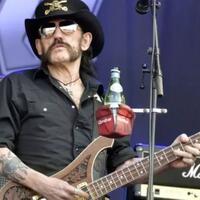 kisah-hidup--ian-fraser-kilmister-legenda-penganut-rock-n-roll-s-life-sejati