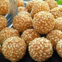 jajanan-khas-kudus-berbahan-dasar-ketan-yummy-banget