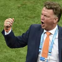 louis-van-resmi-jadi-pelatih-belanda-emang-gak-ada-pilihan-lain