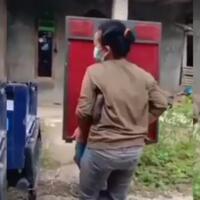 putus-cinta-tante-ini-mengambil-lagi-barang-yang-telah-diberikan-apakah-salah