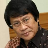 keren-abis-kak-seto-panjat-tebing-di-usia-70-tahun