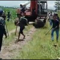 sekelompok-preman-bayaran-mafia-tanah-tebas-kepala-pembuat-tapal-batas