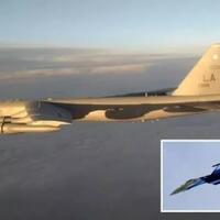 si-kakek-tua-kembali-berulah-rusia-mengutus-tiga-su-35-untuk-mencegatnya