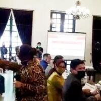 risma-sdh-minta-maaf-via-wa-gub-gorontalo-anggap-masalah-selesai-meski-sempat-kesal