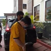 kendalikan-puluhan-pinjol-ilegal-ini-penampakan-bos-yang-kerap-meneror-korbannya