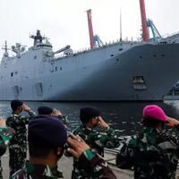 hmas-canberra-sambangi-jakarta--inilah-kapal-perang-terbesar-milik-australia