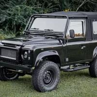 land-rover-defender-soft-top-oc90--dibekali-mesin-baru-siap-diajak-berpetualang