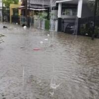 kali-pesanggrahan-luber-delapan-rt-di-jakarta-selatan-kebanjiran