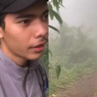 pria-ini-dengar-gamelan-sepanjang-mendaki-gunung-lawu