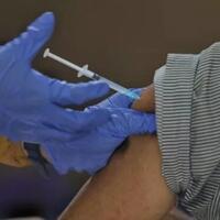 seorang-warga-malang-buta-usai-divaksin-berharap-bantuan-dan-pulih