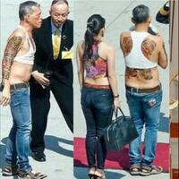 raja-tergokil-dalam-sejarah-umat-manusia-bertato-temporer-dan-pakai-crop-top