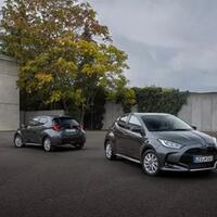 wah-mazda2-hybrid-mobil-kembar-toyota-yaris-bakal-meluncur-2022
