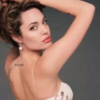 seksi--menantang-7-potret-angelina-jolie-artis-luar-yang-dapat-julukan-hot-mom