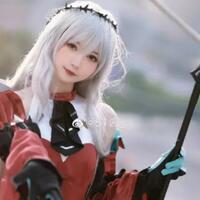 sederhana-tapi-cantik-gadis-cina-berubah-menjadi-skadi-dari-arknights