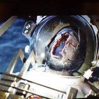 viral--foto-penampakan-astronot--terkatung--di-luar-angkasa-ini-memicu-perdebatan