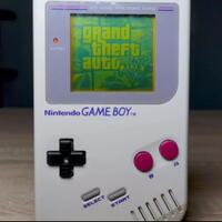 wow-seorang-gamer-memainkan-gta-v-versi-8-bit-di-gameboy