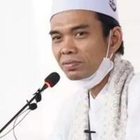 ustaz-abdul-somad-datangi-lokasi-ceramah-pakai-mobil-mewah-rp18-miliar