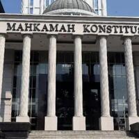 purnawirawan-jenderal-tni-hingga-neno-warisman-gugat-uu-ikn-ke-mk-siang-ini