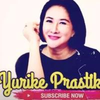 yurike-prastika-sering-tampil-seksi-walau-sudah-berumur