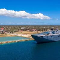 hmas-adelaide-mati-listrik-membuat-kapal-terdampar-di-tonga-selama-berminggu-minggu