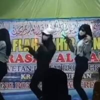 beredar-video-3-remaja-putri-joget-tik-tok-di-acara-haflah-akhirusanah-normalkah
