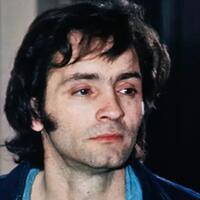 fakta-gelap-masa-lalu-charles-manson-sang-pemimpin-kultus-seks-the-family