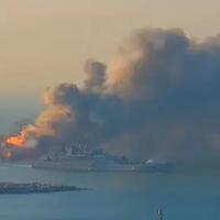 tersengat-rudal-balistik-kapal-alligator-class-rusia-terbakar-di-pelabuhan-berdyansk