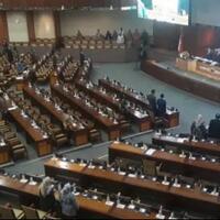 487-m-jadi-trending-topic-warganet-diam-tertidur-bergerak-minta-gorden