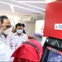 di-depan-anies-bank-dki-pamer-cara-tarik-tunai-uang-tanpa-kartu-atm