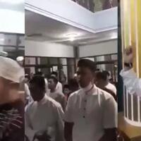 beredar-video-jamaah-shalat-nyanyikan-lagu-indonesia-raya-sebelum-tarawih-bolehkah