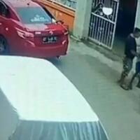 oknum-polisi-baubau-aniaya-bocah-yang-serempet-mobilnya-dengan-sepeda-pantaskah