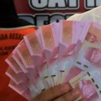 pengen-iphone-jiwa-entrepreneur-pasutri-ini-bangkit-beli-dari-uang-cetak-sendiri