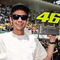 akhirnya-no-46-valentino-rossi-dipensiunkan-oleh-dorna