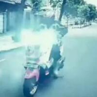 bikin-silau-terungkap-ini-alasan-pengendara-sering-pakai-lampu-jauh-dikendaraannya