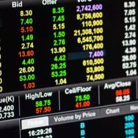 mitos-main-saham--judi