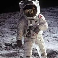 darimana-asal-mula-hoax-paling-legendaris-neil-armstrong-mendarat-di-bulan-palsu