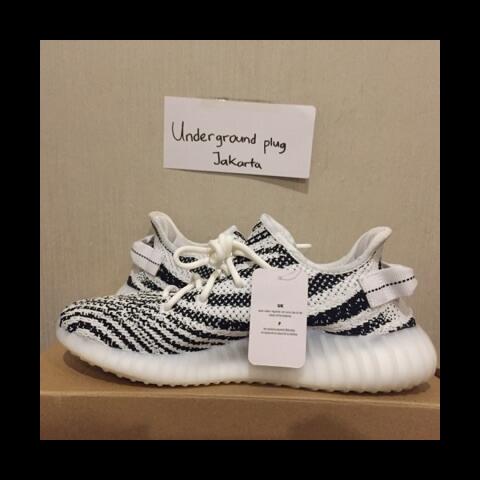 yeezy boost 350 v2 zebra size 13
