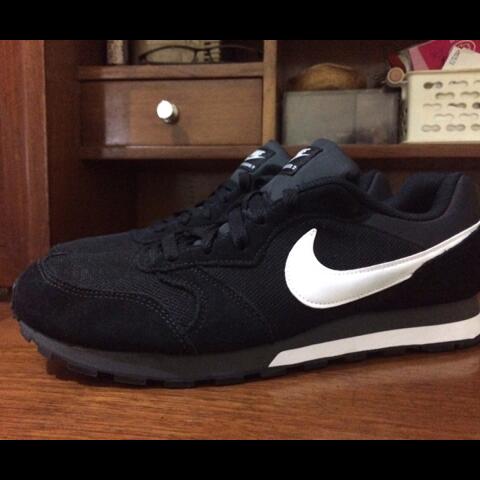 749794 nike