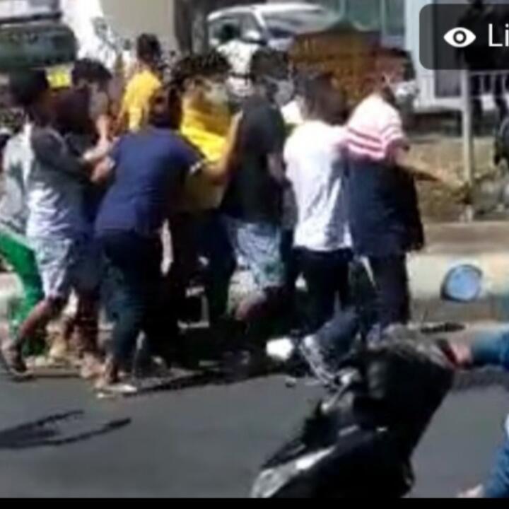 Viral Rebut-rebutan Jenazah oleh Keluarga dan Pihak Pemulasaraan! Kayak Sepakbola Aja